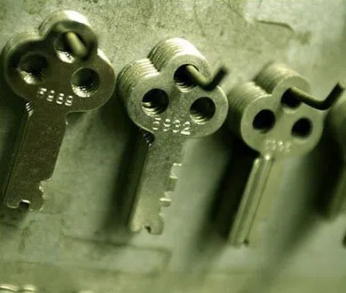Universal Locksmith Store Los Angeles, CA 323-375-0954 - 3-Locksmith-key-service